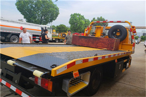 洪山附近拖车电话号码服务