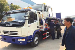 洪山汽车道路救援拖车价格